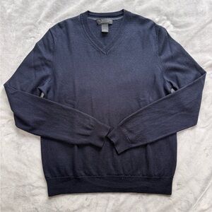 Bloomingdale's Men's Navy V-Neck Sweater. 100% Merino Wool.